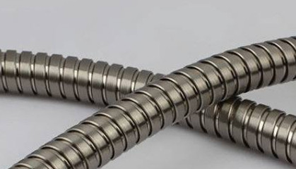 淋浴花洒喷头软管怎样更换螺帽？