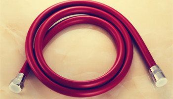 为什么很多花洒淋浴软管采用PVC材质？