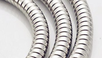 伸缩淋浴管漏水怎么回事？怎么解决？